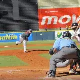 File:1 Aguilas del Zulia vs Leones del Caracas 21-12-2011.jpg