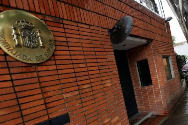 Consulado español en Caracas reabre servicios el 14 de julio