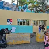 Escuelas en Caracas arrancan clases entre daños sísmicos y baja