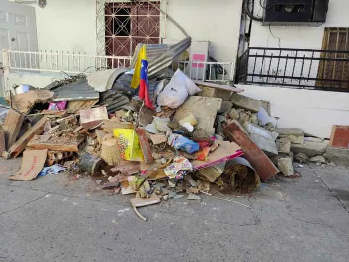 La Guaira: comunidades esperan inspección tras terremotos