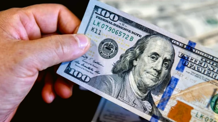 BCV aumenta la intervención 12,49 bolívares y cierra en 823,94