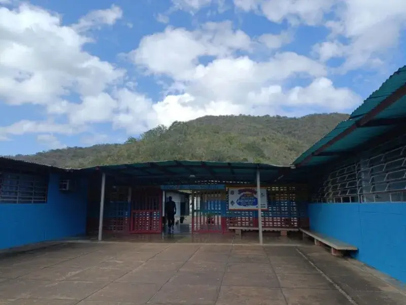 Escuelas de Cumaná inician clases sin revisión tras sismos