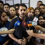 Estudiantes de la UCV impiden foro de Nicolás Maduro Guerra y suspenden la actividad