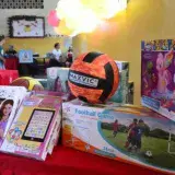 
			Detenidas tres mujeres por vender regalos que dio el gobierno de Maduro		
