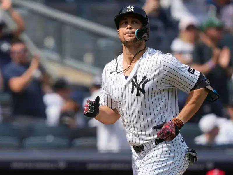 Stanton sigue fuera y los Yankees no fijan fecha de regreso