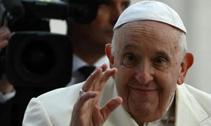 El Papa dialoga con jóvenes sobre el aborto o el porno en documental