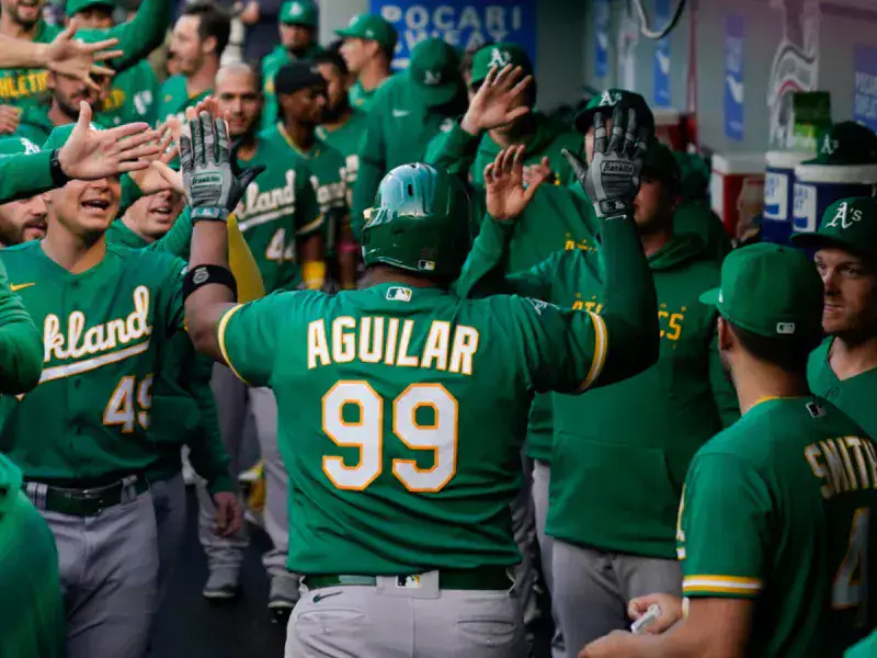 Aguilar es líder jonronero entre criollos