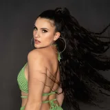 La española Miriam dice que volvería a bañarse en el Lago de Maracaibo