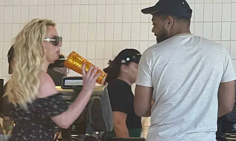 Britney Spears es vista en reconocida cafetería en Puerto Rico