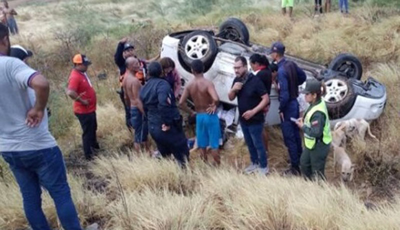 
			Pereció niña y sus padres resultaron heridos en volcamiento en la Falcón-Zulia		