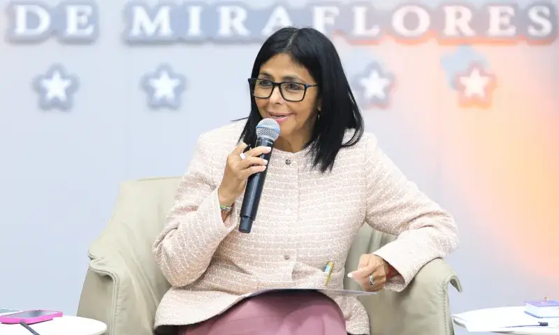 Delcy Rodríguez pide retractación a Víctor de Aldama