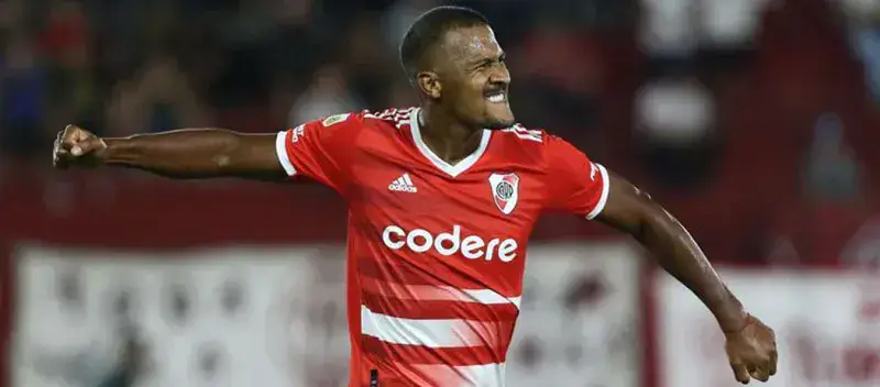 Salomón Rondón anotó sus primeros goles con River