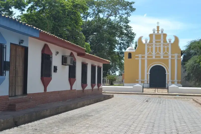 File:Capilla del Calvario Carora.jpg