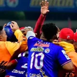 Tiburones se impone ante Bravos y está en la final