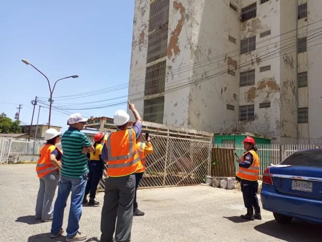 Cabimas inspecciona edificios altos con plan técnico de riesgo