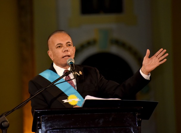 
			Rosales: «Me toco rescatar de manos del oficialismo nuestro estado»		