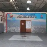 Hacinamiento en refugios de Caracas expone a mujeres y niñas
