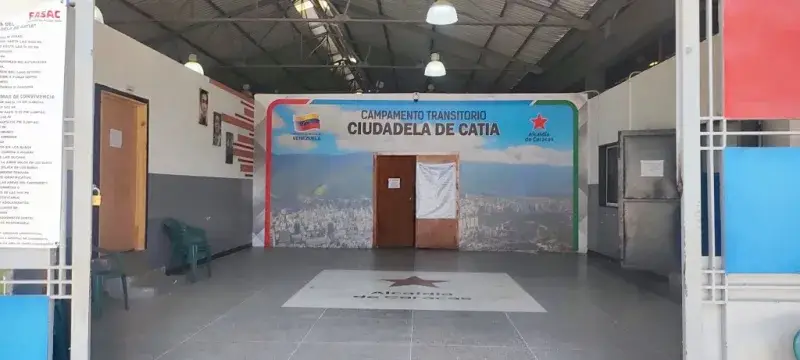 Hacinamiento en refugios de Caracas expone a mujeres y niñas