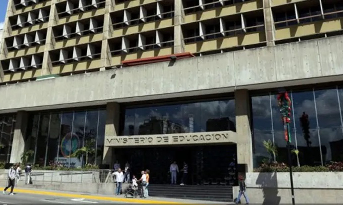 Min-Educación llama a restablecer seguimiento a contratos colectivos