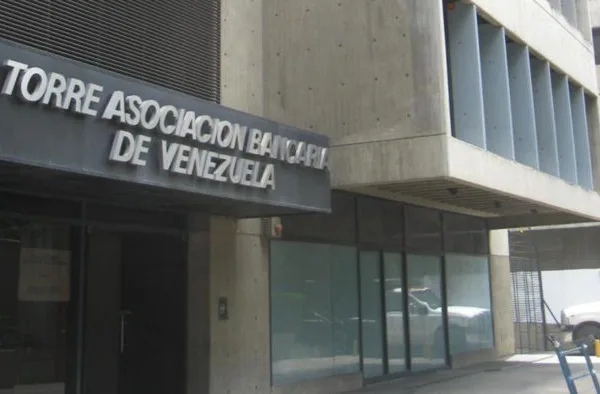 Asobanca insta a usar canales digitales y evita sucursales físicas
