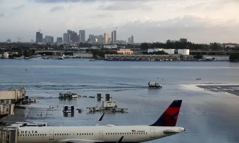Aeropuerto de Fort Lauderdale reanuda operaciones