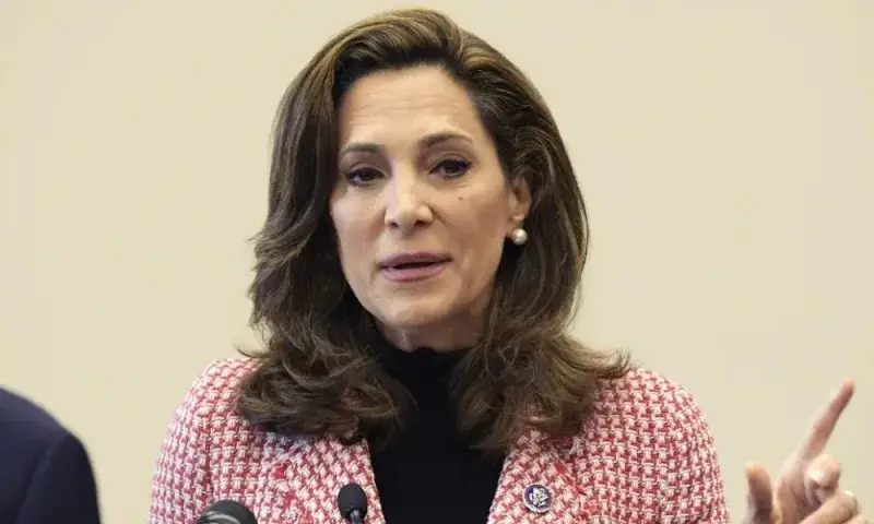 Uscis reabre trámites para cubanos y venezolanos en EE. UU
