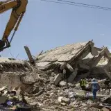La Guaira activa 11 terrenos para manejar escombros de sismos