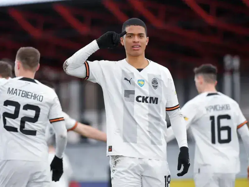 Kevin Kelsy anotó el tercero en Ucrania