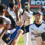 Marineros venció 6-2 a Caciques y recortó distancia en la cima de la LMBP