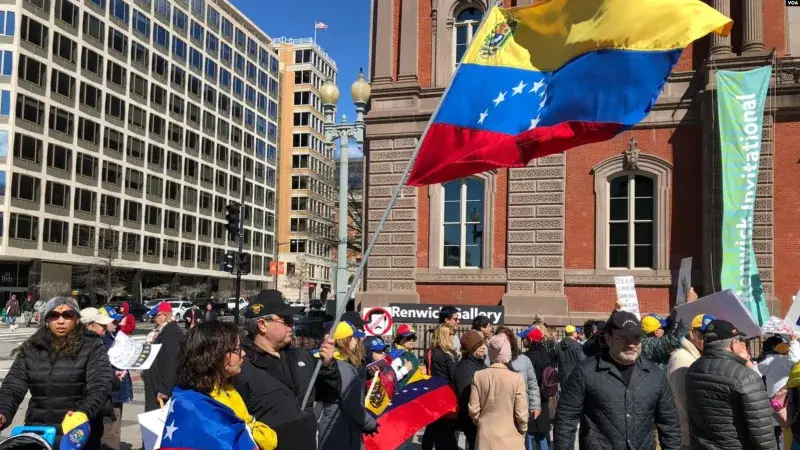 File:SOS Venezuela march in Washington DC to support Guaidó.jpg