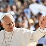 León XIV celebra sus 71 años con agenda de trabajo en el Vaticano
