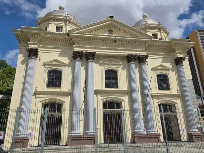 Basílica Santa Teresa: autoridades niegan demolición por daños