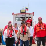 Supervisan trabajos en el barco recoge crudo El Templario