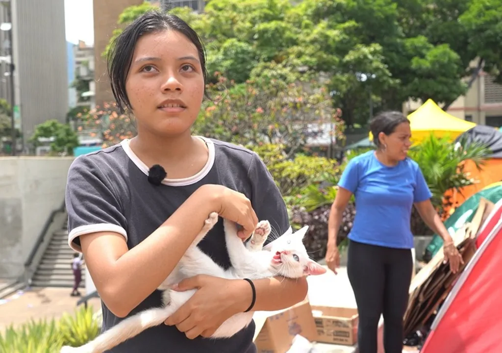 Lluvias complican la noche de los refugiados en Caracas tras los sismos