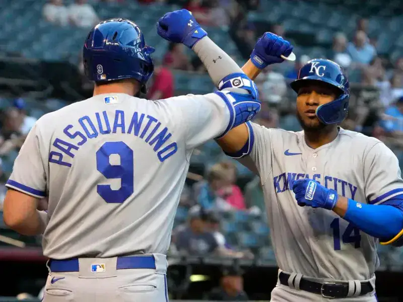 Edward Olivares descargó su poder ante Arizona