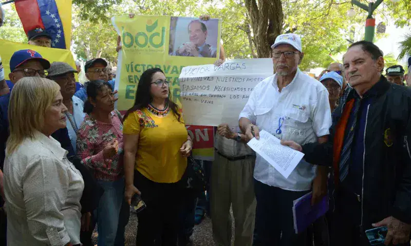 Jubilados piden a la Defensoría del Pueblo mediar para aumento salarial