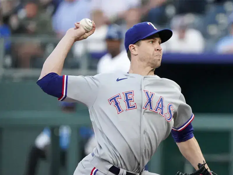 Jacob deGrom sintió molestias en la muñeca