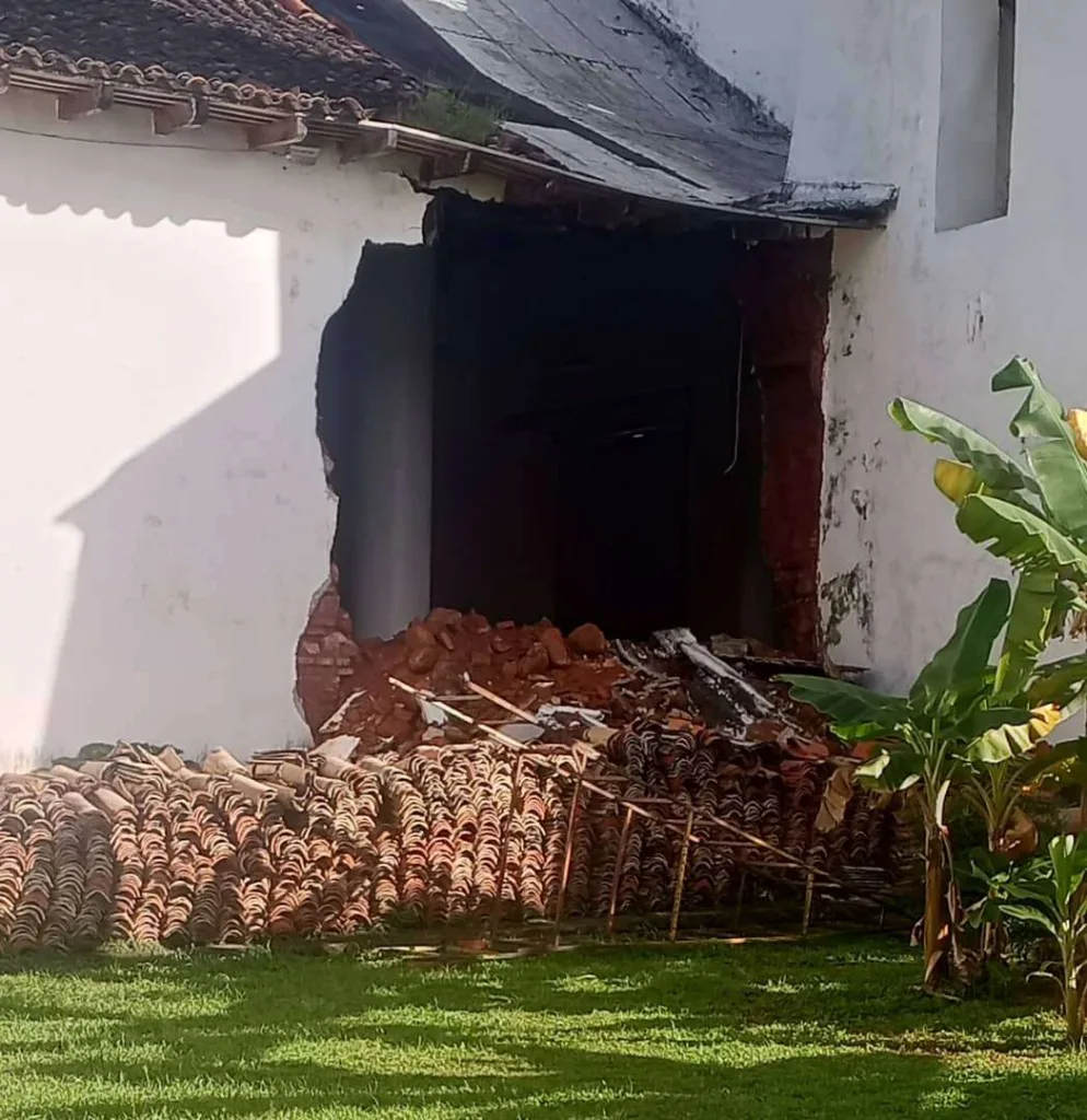 Fachada de la iglesia San Fernando Rey cedió en Ospino