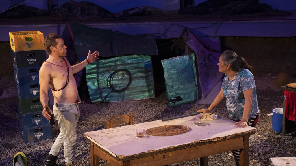 El horror del Arco Minero llega al teatro con la obra Barro tinto