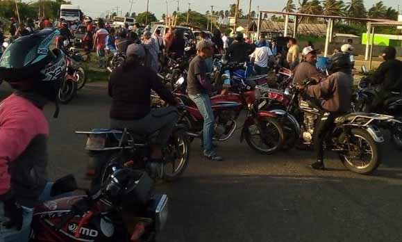 Bloquean la Troncal del Caribe en Guajira por falta de transformador