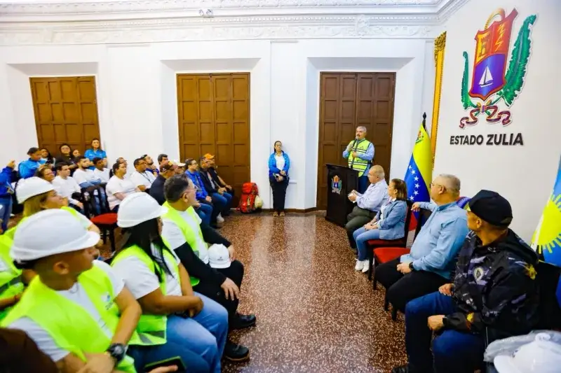 90 profesionales del Zulia llegan a La Guaira para evaluar