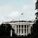 Casa Blanca y Anthropic negocian reglas para medir riesgos de seguridad en IA