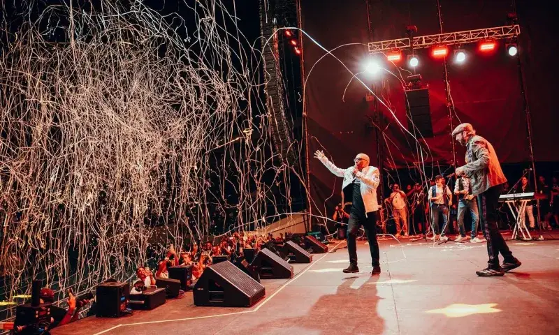 Tres heridos por explosión de confeti en show de Ramón Orlando