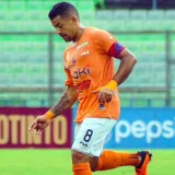 Arles Flores firmó con el Zamora