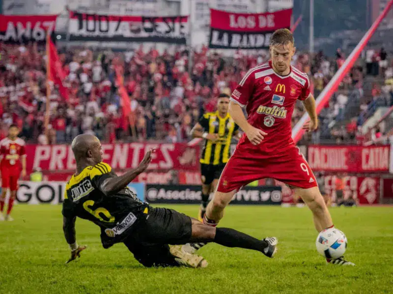 Deportivo Táchira y Caracas juegan el Clásico N° 119