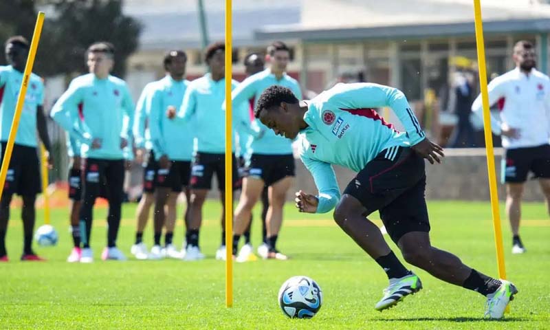 El mal estado de la cancha y Cuadrado en duda preocupa a Colombia