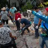 Piden dotación básica para voluntarios que rescatan tras el doblete sísmico