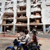 Suman 2.595 muertos y 12.400 heridos tras los terremotos en el norte del país