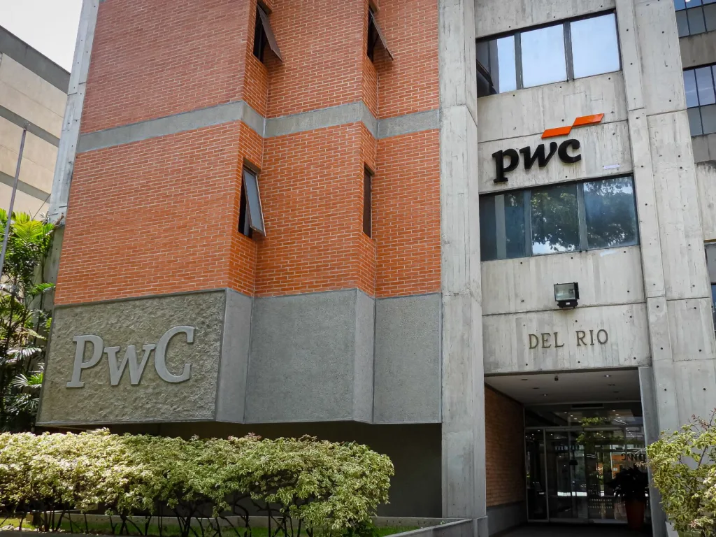 CAF suma auditoría y control a fondo para la reconstrucción