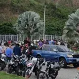 Retrasos en el Poliedro complican la acreditación de voluntarios para La Guaira